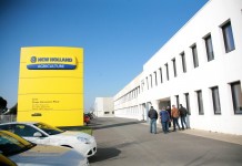 W fabryce niebieskich kombajnów