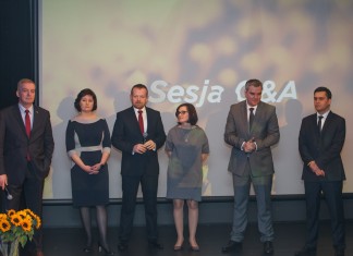 Z optymistycznym spojrzeniem w przyszłość