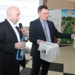 Doświadczenie na przepuszczalność wody różnych gatunków agrowłókniny w Chmielnie