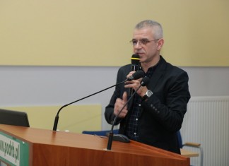 Zastosowanie agrowłókniny w uprawie malin i truskawek