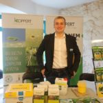 Tomasz Domański z firmy Koppert prezentował ekologiczne rozwiązania do ochrony jagodowych