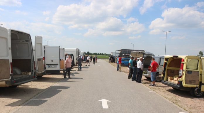 Giełda truskawkowa w Goławinie – nieśmiałe początki