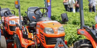 Specjalistyczne ciągniki na plantacje roślin jagodowych (półfinała Malinowe Factory 2017)