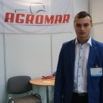 Mateusz Tadla z firmy Agromar prezentował maszyny w ofericie podmiotu
