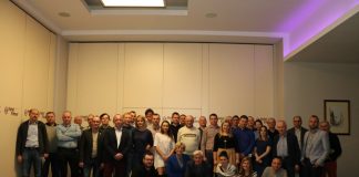 Jagoda kamczacka ekologicznie i konwencjonalnie