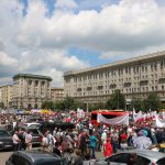 Fot. 1 Liczny tłum kulturalnie, choć stanowczo manifestował swe niezadowolenie na placach i ulicach stolicyjagodnik_7