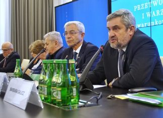 Ważna debata w Senacie RP o przetwórstwie owoców w Polsce
