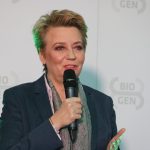 Hanna Zdanowska prezydent Łodzi wyraziła radość z tego, że firma przenosi się do Łodzi