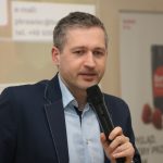 Artur Sliz z firmy Osadkowski wygłosił dwie prelekcje i prowadził konferencyjną część AUT 2019