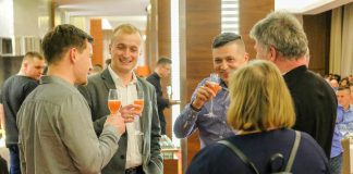 Owocowe piwa to globalny trend i efekt współpracy browarników i jagodowej branży