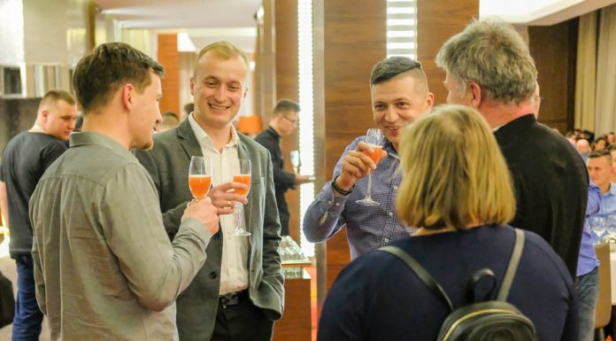 Owocowe piwa to globalny trend i efekt współpracy browarników i jagodowej branży