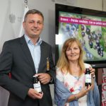 Małgorzata i Marcin Jaszyk prezentują nagradzane na międzynarodowych targach przetwory z jagody kamczackiej