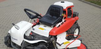 Sprawne mechaniczne odchwaszczanie młodej plantacji borówek