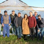 Plantatorzy wraz ze Stefano Corra trzecim od lewej w jednym z gospodarstw