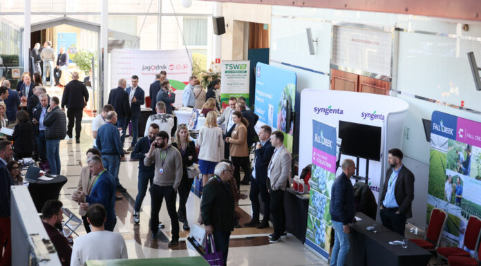 Międzynarodowa Konferencja Borówkowa łączy plantatorów i fanów borówki