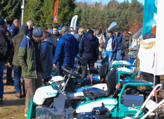 Kompletna technologia uprawy borówki. Co było na pokazach Konferencji Borówkowej 2024?