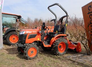 Dwa modele miniciągników – idealne dla producentów borówek