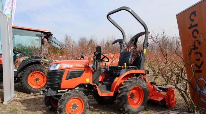 Dwa modele miniciągników – idealne dla producentów borówek