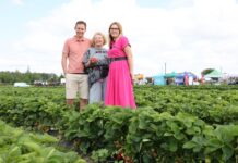 ‘Grandarosa’ i ‘Vibrant’ – dwie sprawdzone odmiany truskawek Jakub i Krystyna Niewczas oraz Aleksandra Woda-Liebner z firmy Niewczas Sadzonki Truskawek