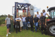 Pokaz zbioru borówki kombajnem Jagoda JPS w Dolecku