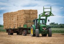 John Deere 7530 – niezawodny ciągnik, który zmienił oblicze nowoczesnego rolnictwa.