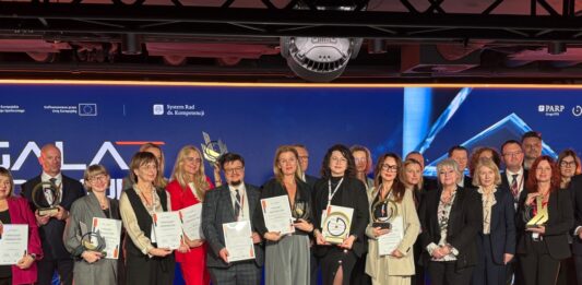 Firma Dr.Berry wyróżniona podczas 8 Gali PARP „Pracodawca Jutra 2025”. Nowe standardy edukacji jagodowej w Polsce