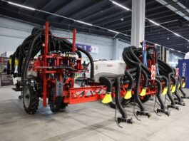 Opryskiwacze dla truskawek z potrójnym nadmuchem Udoskonalony opryskiwacz do truskawek z firmy ARGO Paweł Kaliński