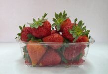 Biedronka rozpoczyna sezon 2026. Ile klienci zapłacą za pierwsze polskie truskawki?