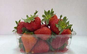 Biedronka rozpoczyna sezon 2026. Ile klienci zapłacą za pierwsze polskie truskawki?