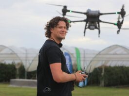 Cieniowanie tuneli dronem uratowało wiele plantacji malin. Jak wykonać zabieg, aby skutecznie obniżyć temperaturę i poprawić warunki uprawy?